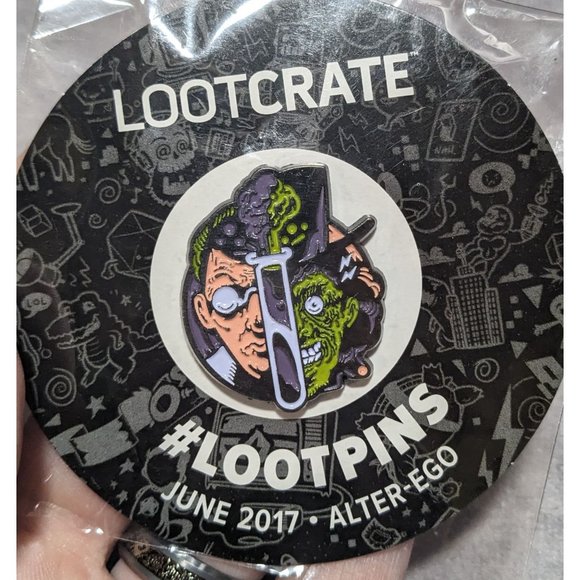June 2017 Alter-Ego Loot Crate Loot Pin - Picture 1 of 2